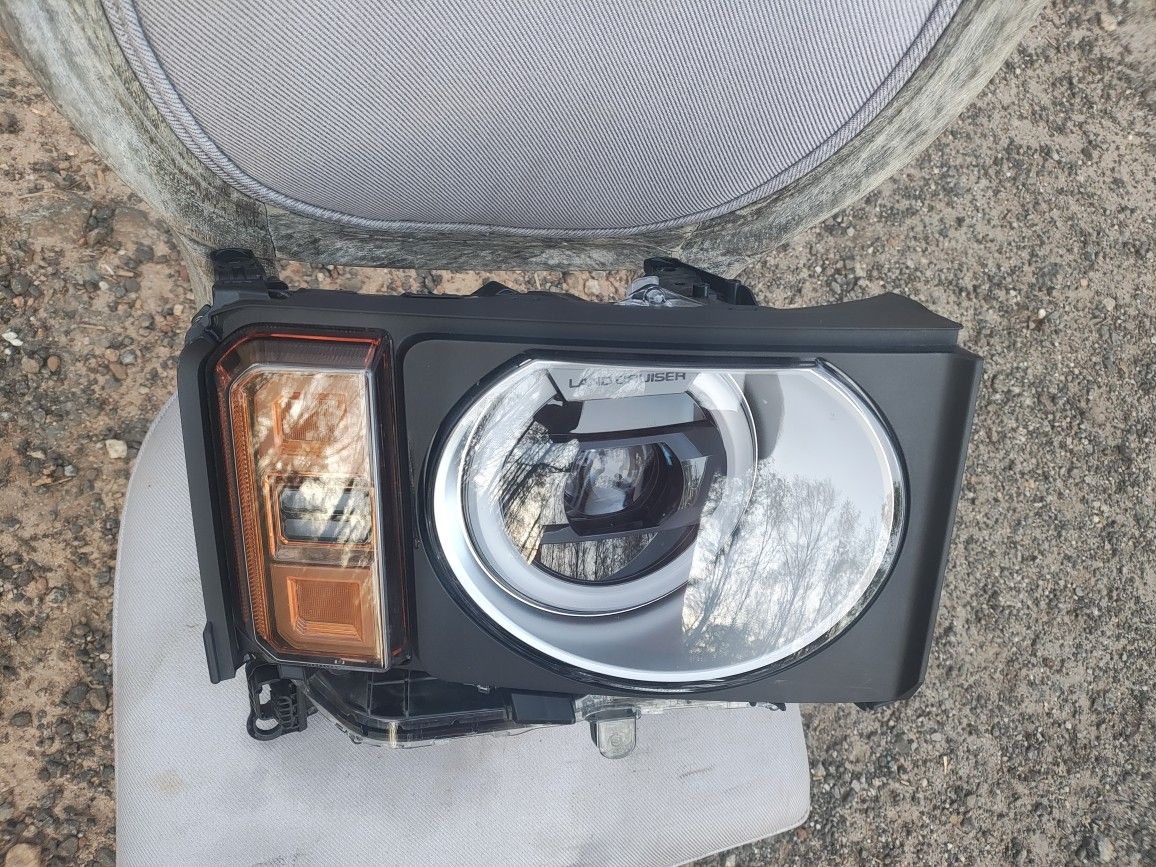 2025 Toyota Land Cruiser Passenger Side Headlight OEM Part