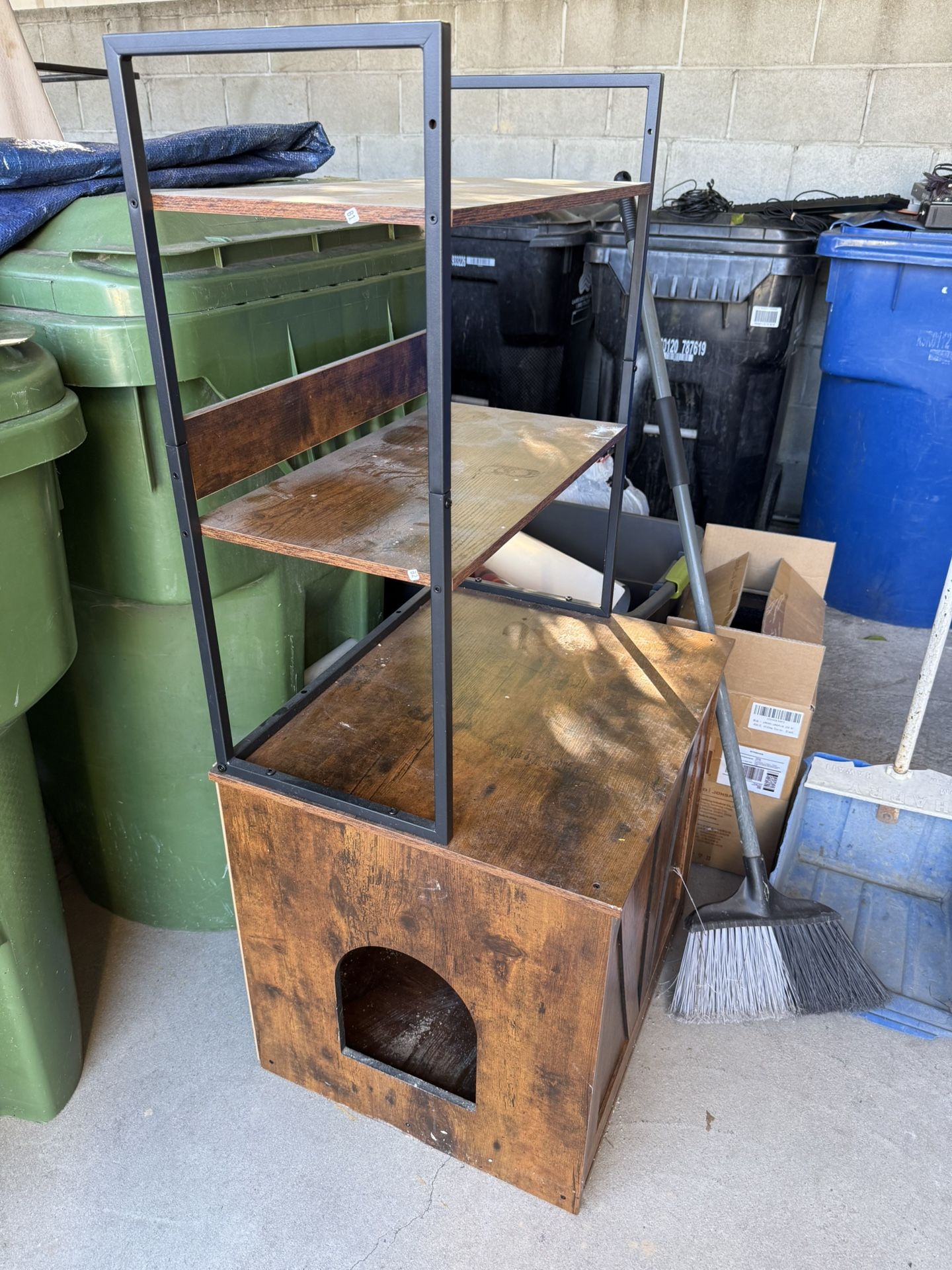 Free Shelf Cat Coup House