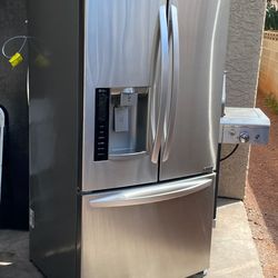 LG FRENCH DOOR REFRIGERATOR
