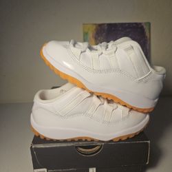 Size 10c - Kids Citrus Jordan 11 Low's - $80
