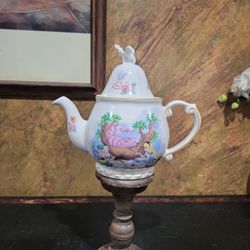 Alice and Wonderland Teapot