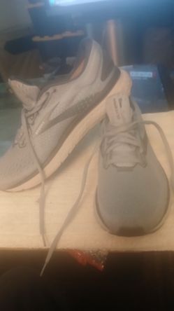 Brooks Women's Glycerine 18 Size 10.5B