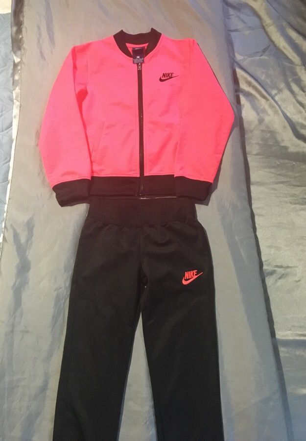 Nike suit (girls 6)