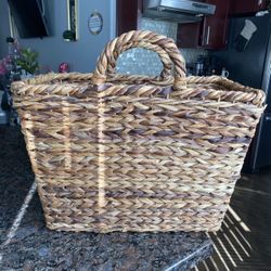 WICKER BASKET STORAGE ORGANIZER LARGE BASKET OBO