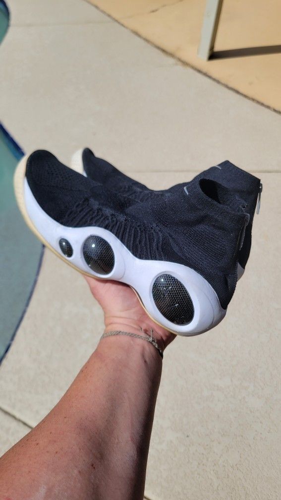 Nike FLIGHT Bonafide Size 11 Basketball Shoes