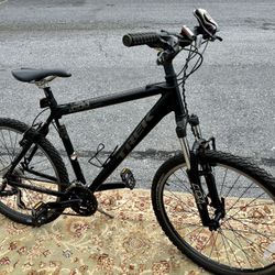 TREK 4300 Four Series Mountian Bike  19.5” - 49.5cm