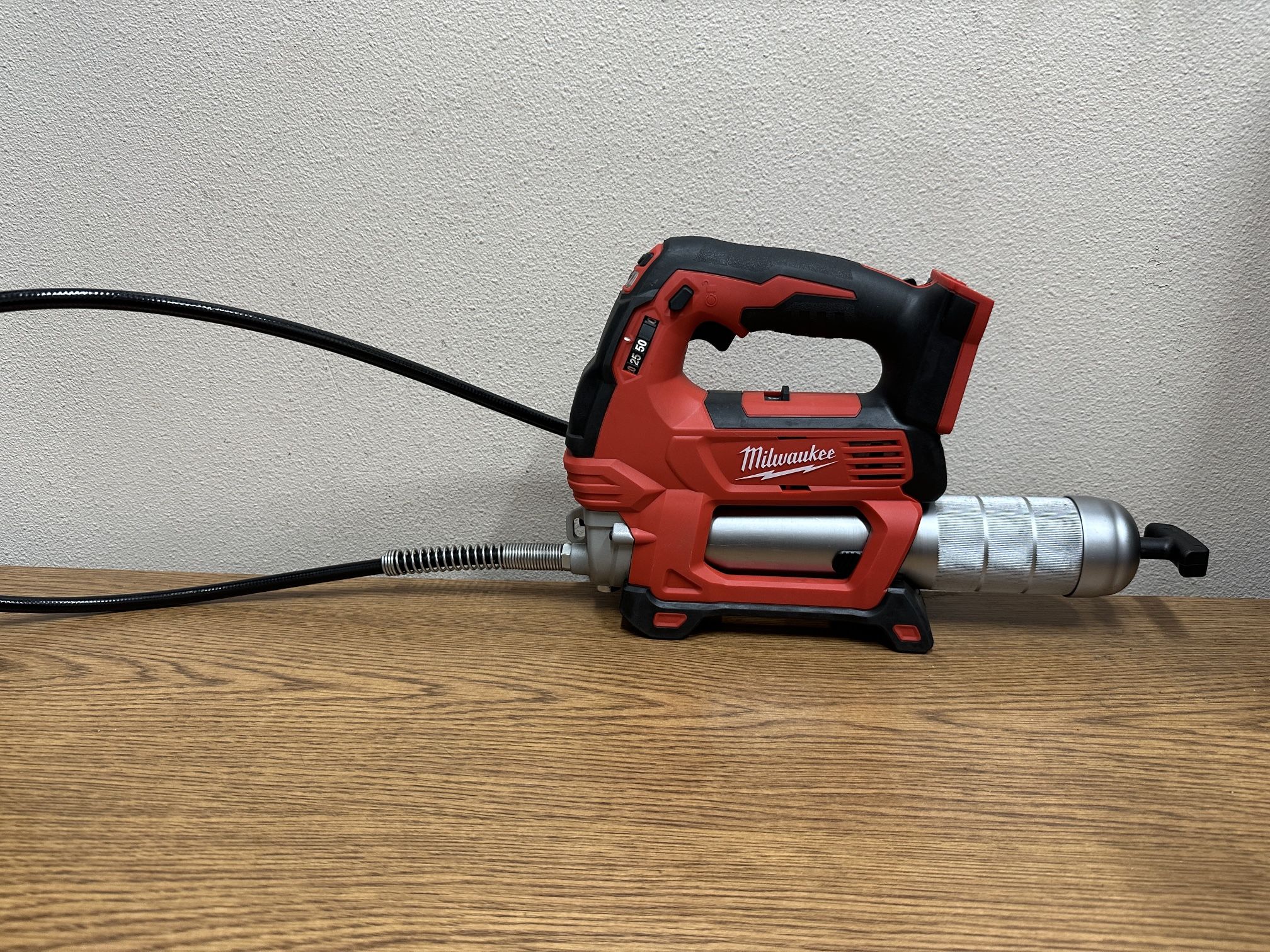 Milwaukee 2646-20 M18 18V Lithium-Ion Cordless Grease Gun 2-Speed (Tool-Only)