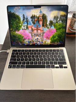 Apple MacBook M2 (2022)