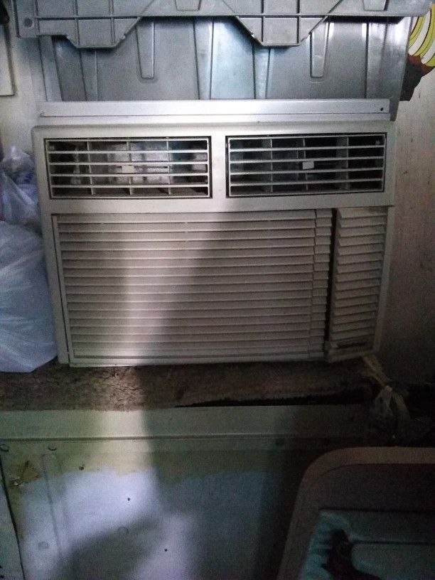 Goodman 5,000 BDU Air Conditioner.