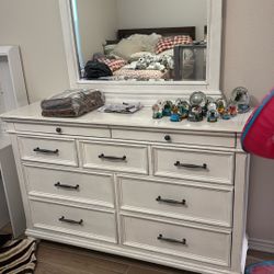 Dresser With-vanity 