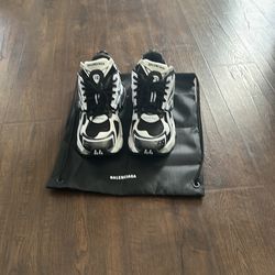 Balenciaga runner black white
