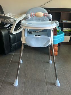 4 in 1 traveling high chair with carrying bag