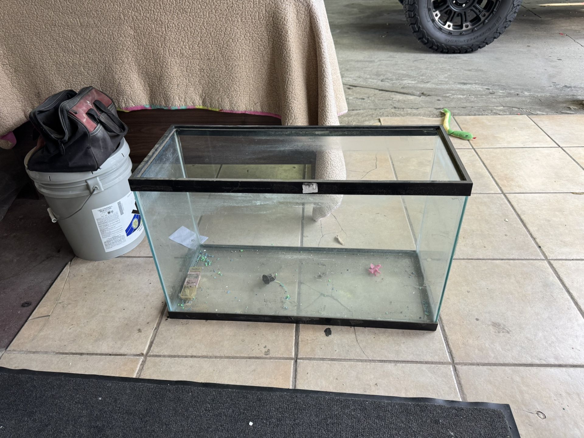 Fish Tank 30 Gallons