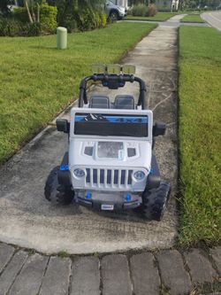Jeep Rubicon 4x4, on sale, needs to be charged