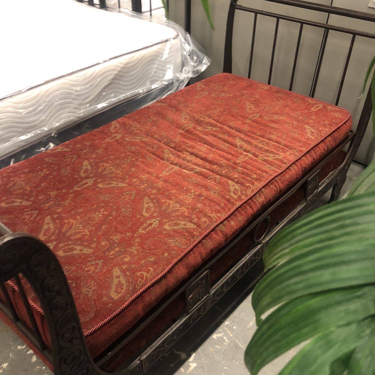 Beautiful Unique Antique Iron Cast Twin Bed