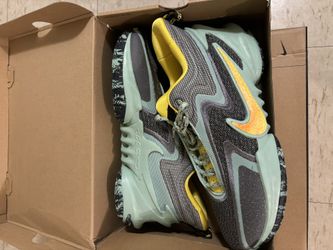 Brand New Nike  Basketball Shoes 