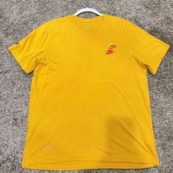 Nike: Men Large Shirt