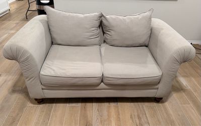 2 Sofas/Couch
