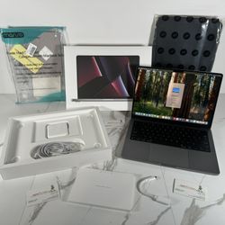 14” MacBook Pro M2 Pro 2023 Like New With Applescare+, Software And Accessories! 