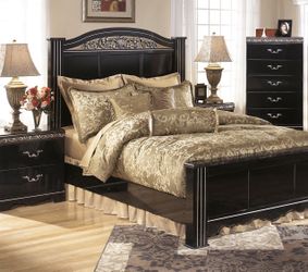 Five piece black bedroom set!