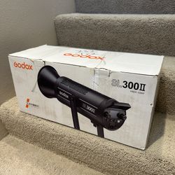 Godox SL300 II Bi-Color LED Video Light