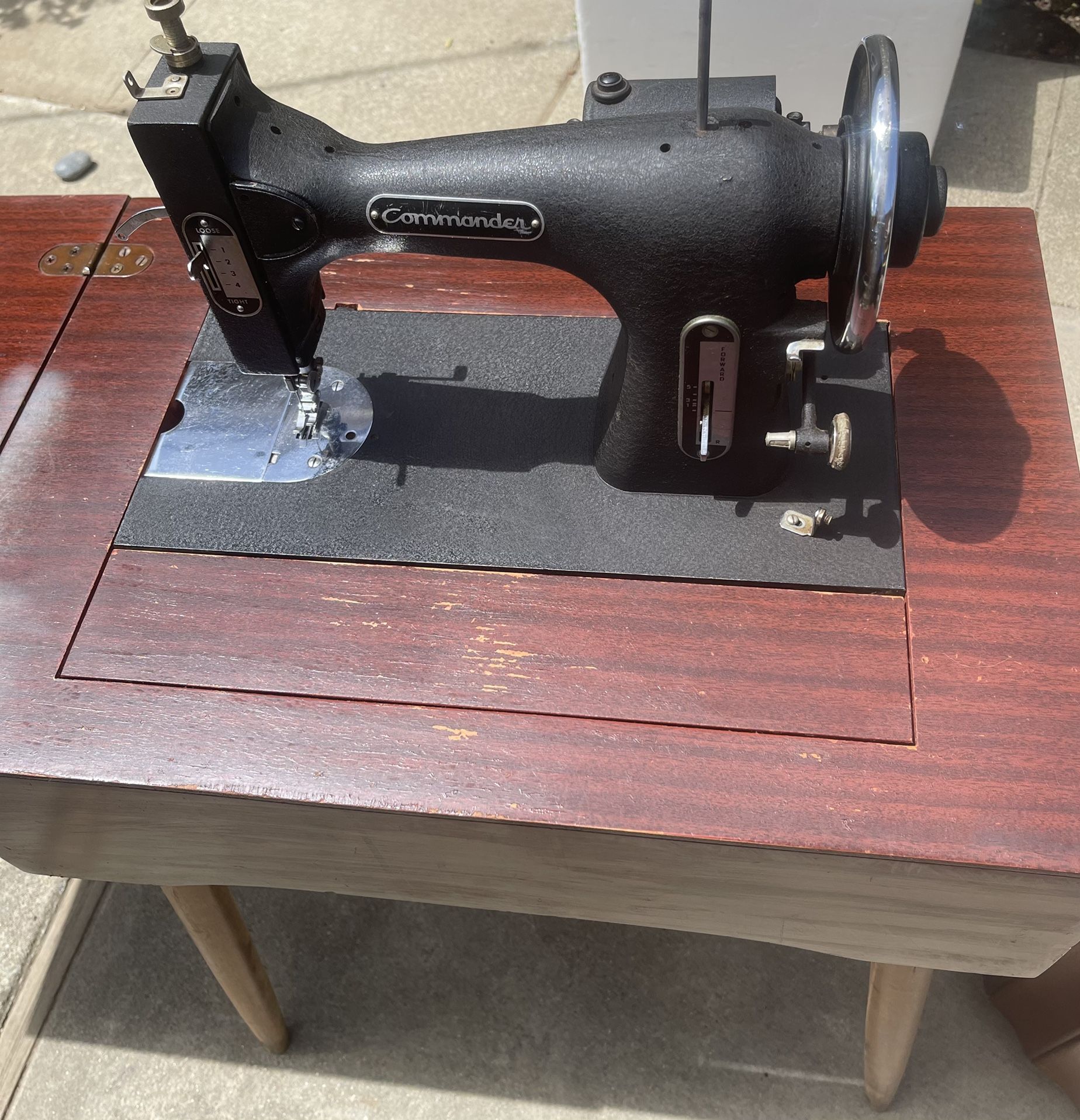 VINTAGE SEARS COMMANDER TABLE SEWING MACHINE W/ ANTIQUE TABLE - SEARS MODEL 117.300