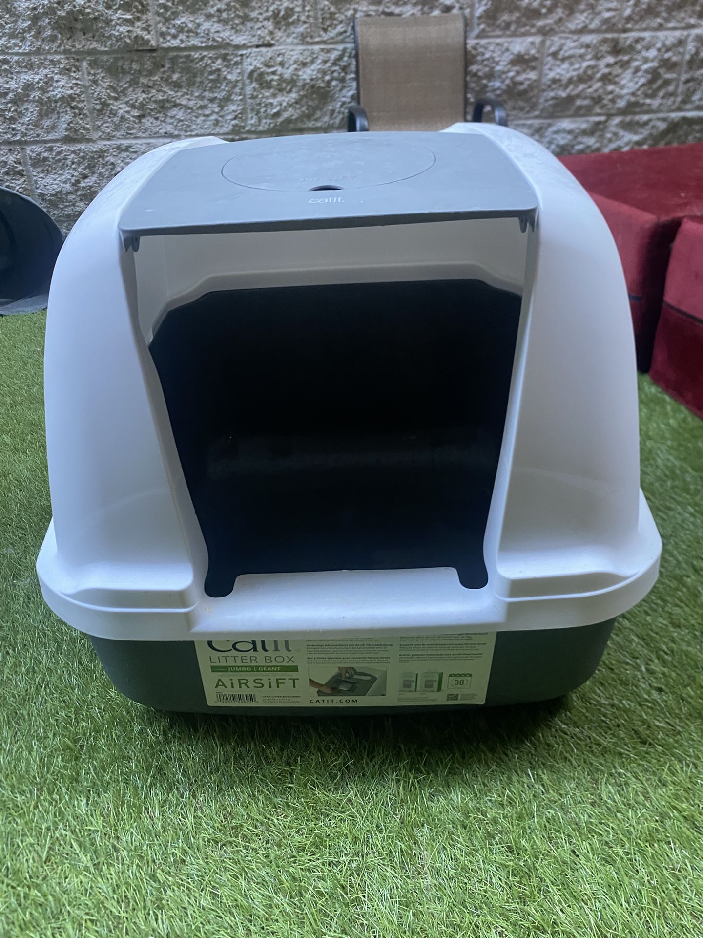 Jumbo Covered Cat Litter Box With Sift Air Filter