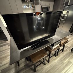 47 Inch LG TV 