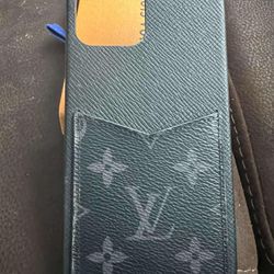 Lv Case  Like New 