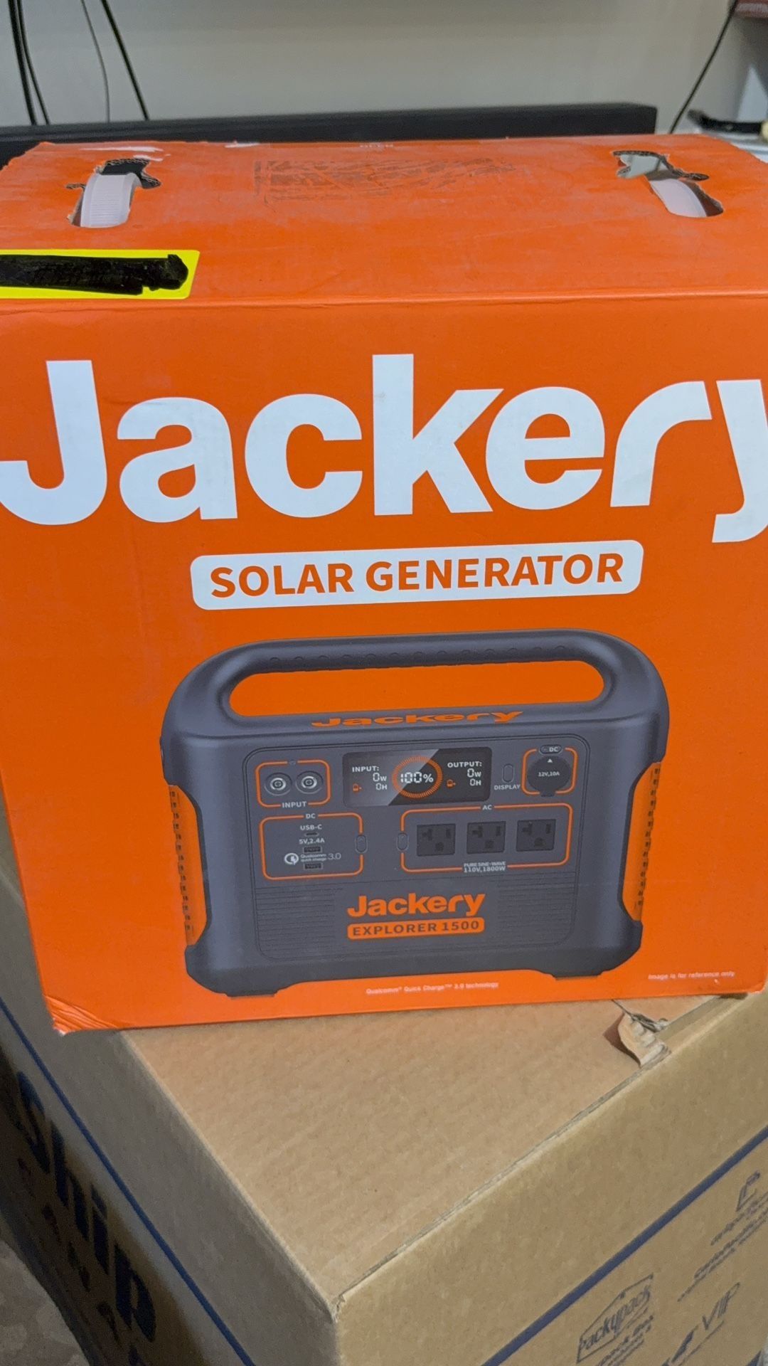 Jackery 1800-Watt Output/3600W Peak Portable Solar Power Station Explorer 1500 Push Start Battery Outdoors/Camping New 