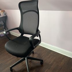 Black wheel desk￼ chair