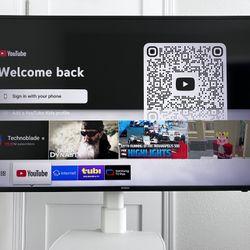 Very good high end 50 inch samsung 4k uhd tv + stand + roku