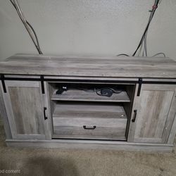 TV Stand/Entertainment center