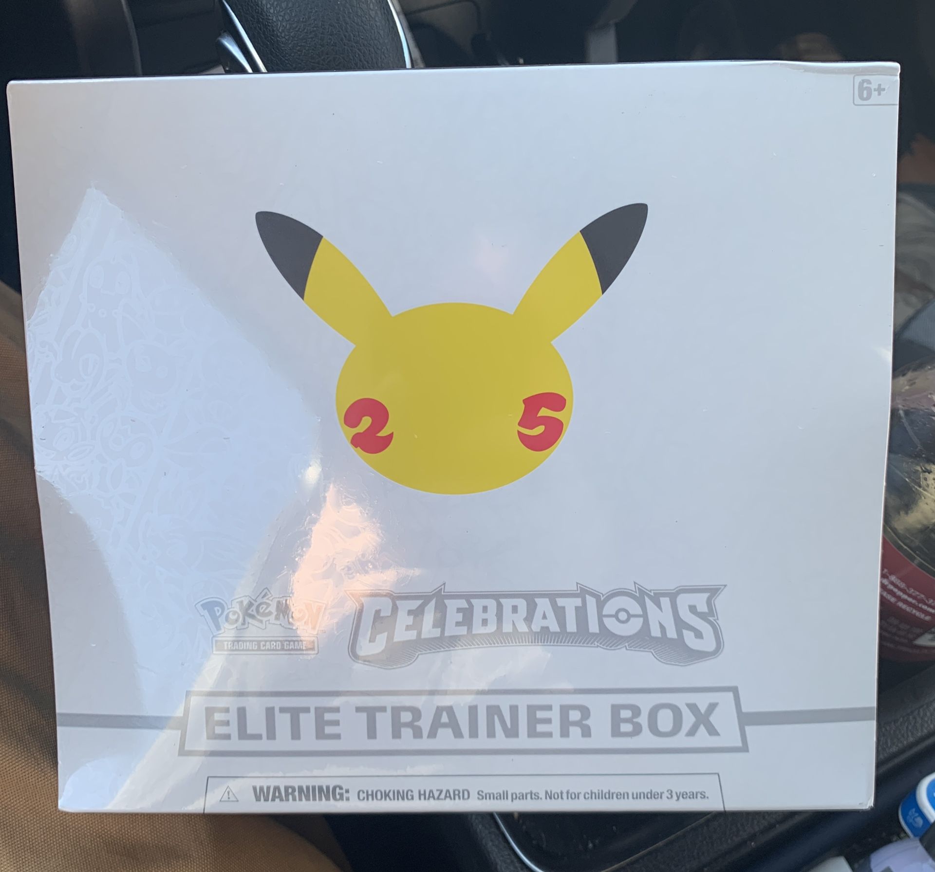 Pokemon celebrations Elite Trainer Box ETB