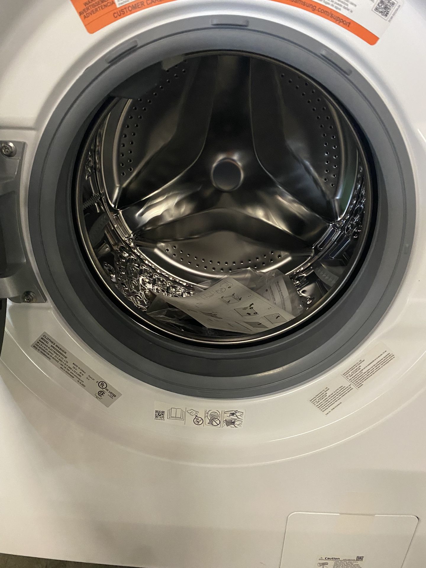 Samsung WW25B6900AW 24 Inch Front Load Smart Washer with 2.5 Cu. Ft. Capacity