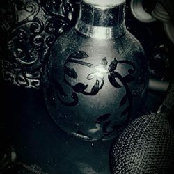 BLACK & SILVER VICTORIAN FLORAL FLOWER PERFUME BOTTLE ATOMIZER CONTAINER