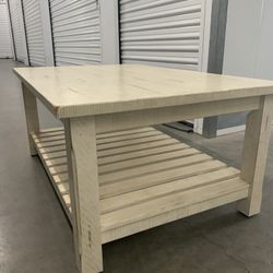 ANTIQUE WHITE COFFEE TABLE