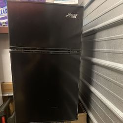 Mini Fridge-Arctic King Black