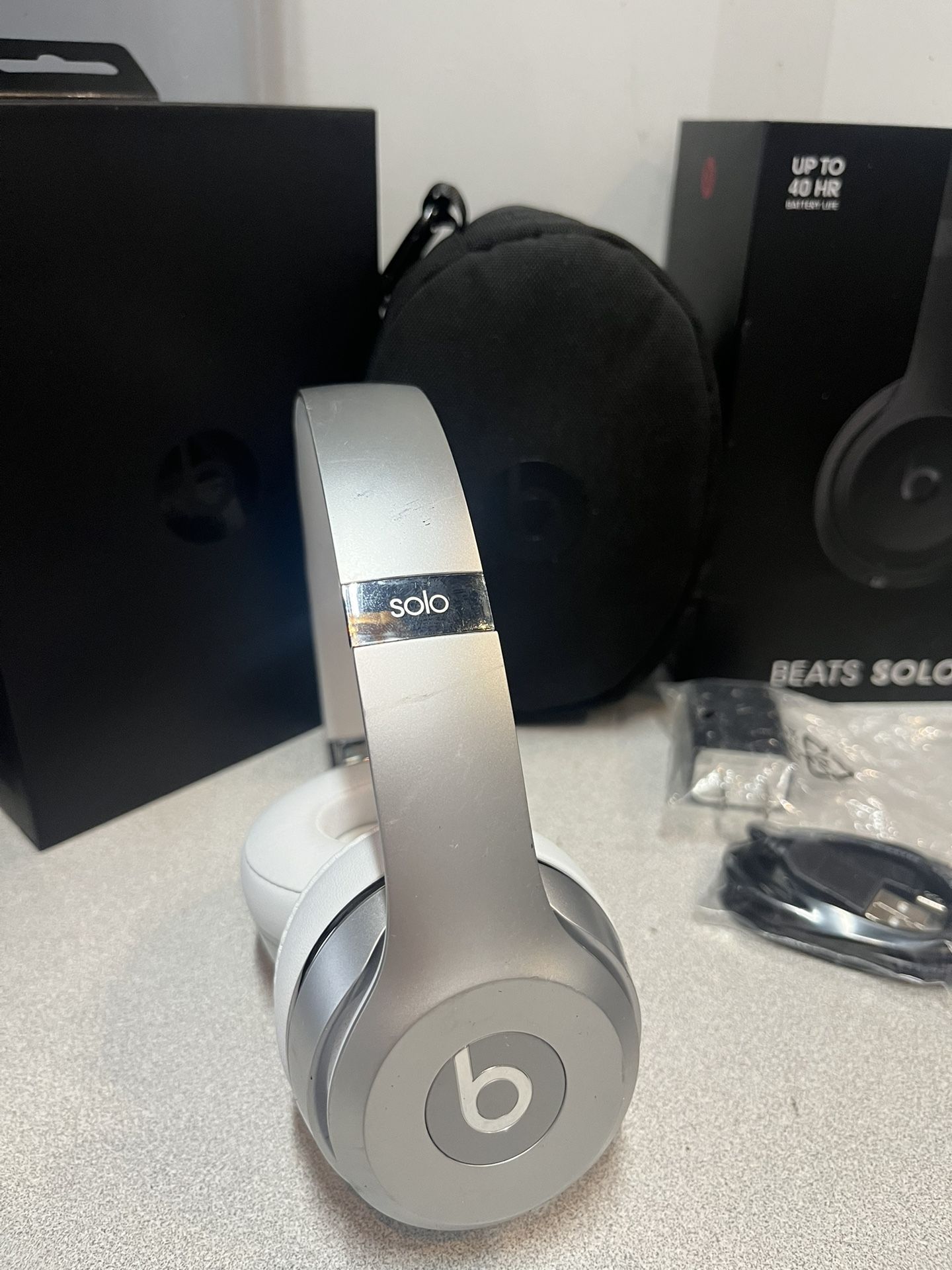 Beats By Dr.Dre SOLO 3 Wireless ON-Ear Bluetooth Headphones -Silver