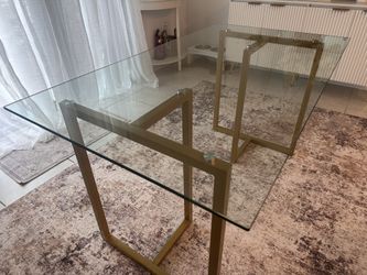 Beautiful modern glass table Like New