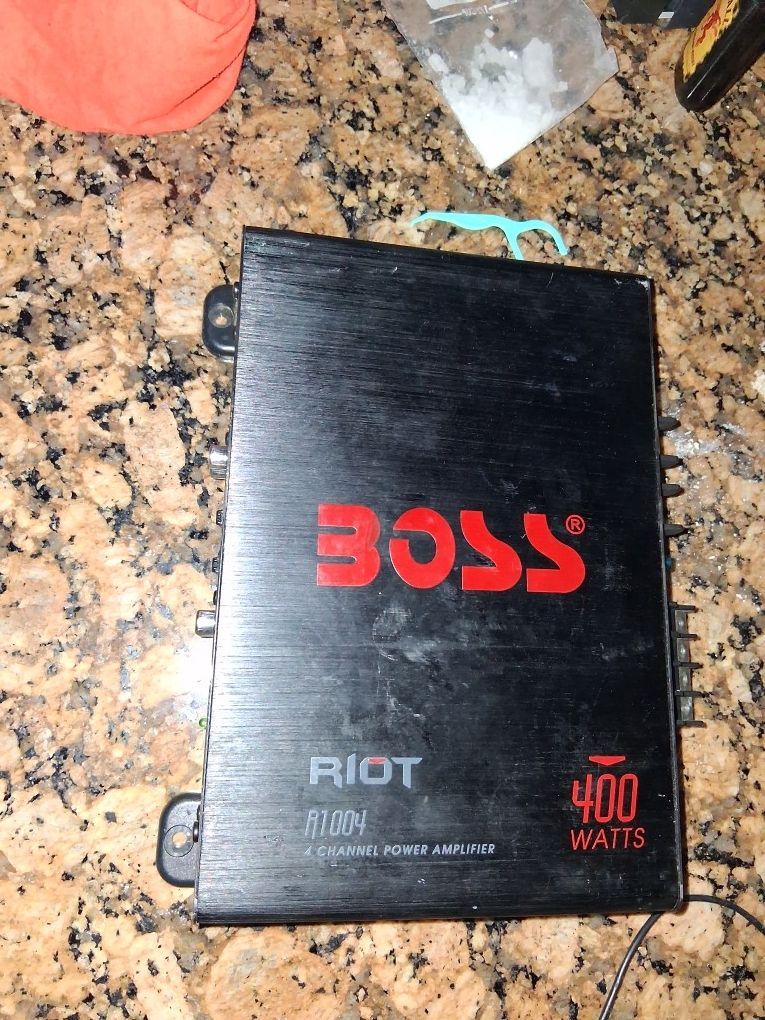 Boss Riot 400w 4 Channel Amplifier