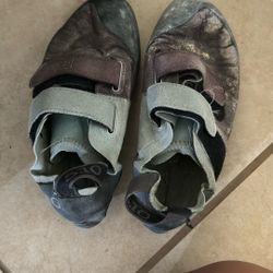 5.10 Rogue Climbing Shoes Size 5