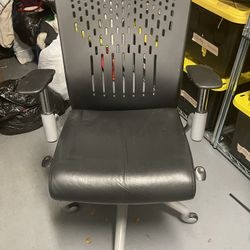 Desk Chair/ Black