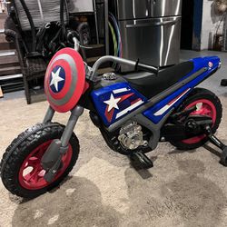Captain America 6V Battery-Powered Ride-On 