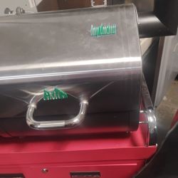 Davy Crockett Smoker Comes With Big Bag Of Chips Brand New