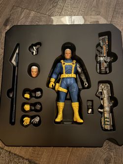 Mezco Cable Action Figure