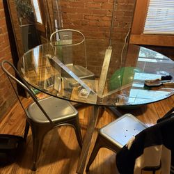 5 Piece Dining Set For sale