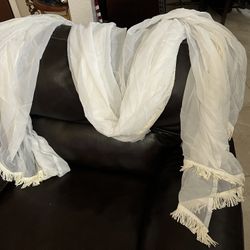 Window Scarf (white