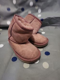 Pink uggs