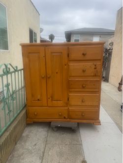 Dresser